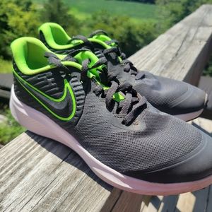 Nike Star Runner Shoes